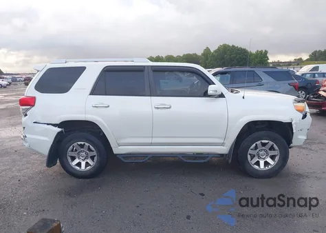 2011 Toyota 4Runner Sr5 V6 z USA, uszkodzony, nr VIN JTEZU5JR6B5022642